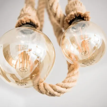 Unique Eve - Free Garage