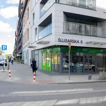 Unique Eve - Free Garage クラクフ