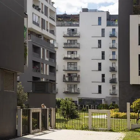 Unique Eve - Free Garage 克拉科夫